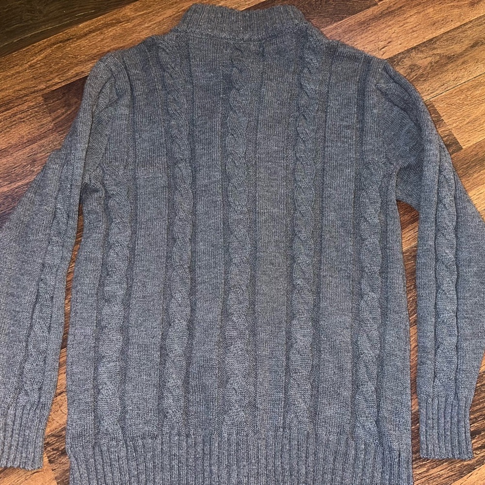 Men'sGray Cable Knit Sweater - Picture 5 of 7